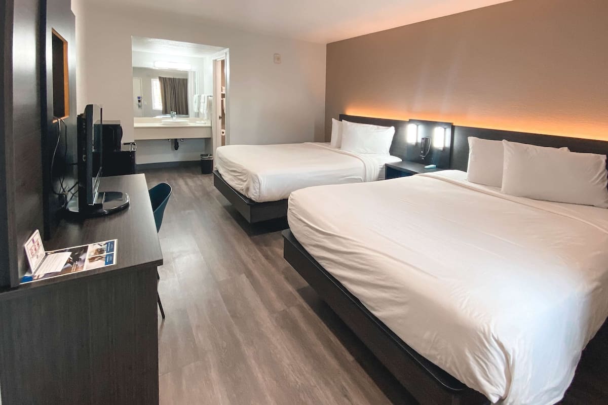 Desk, free WiFi, bed sheets