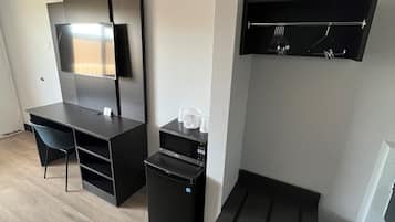 Habitación estándar, 1 cama de matrimonio, no fumadores | Wifi gratis y ropa de cama