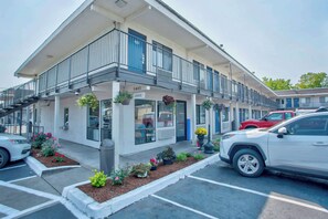 Terrace/patio - Motel 6 Salem, OR (Salem)