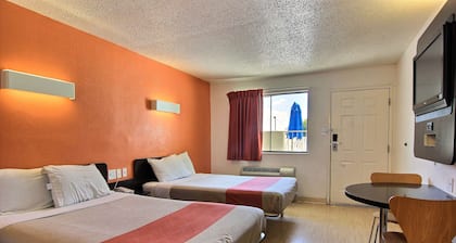 Motel 6 Austin, TX