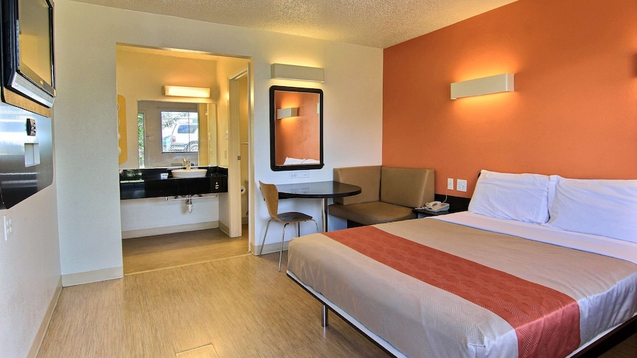 Motel 6 Austin, TX - North Central