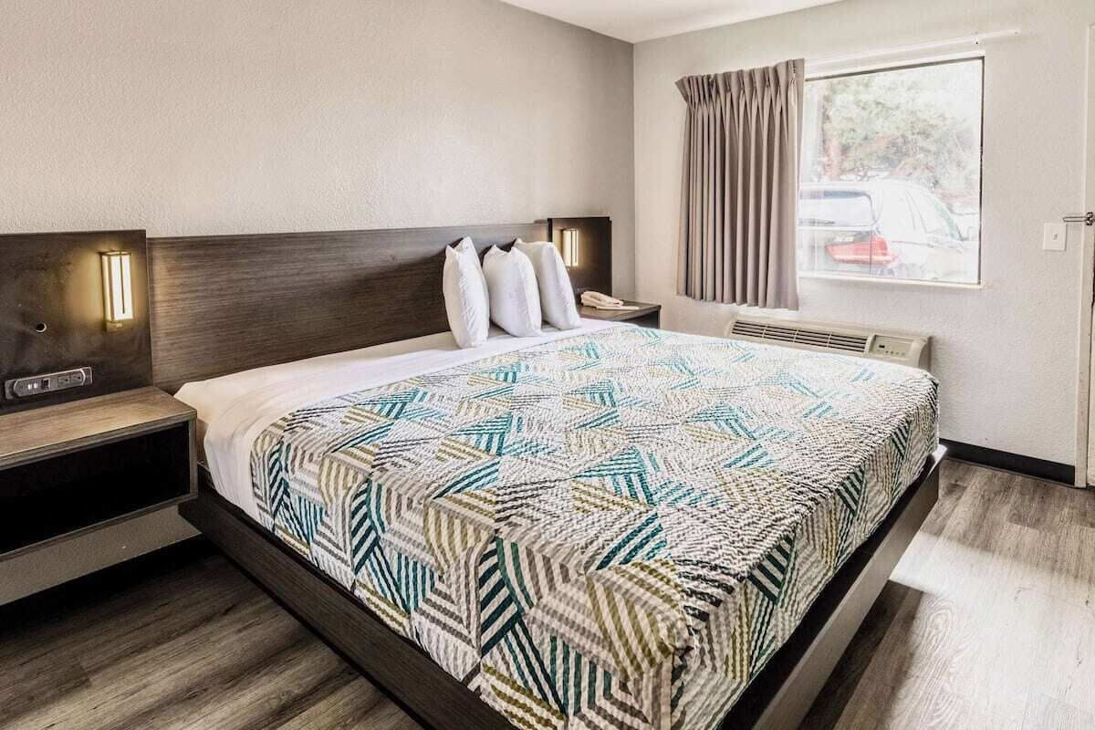 Photo - Motel 6 Carlsbad, CA - Near Legoland