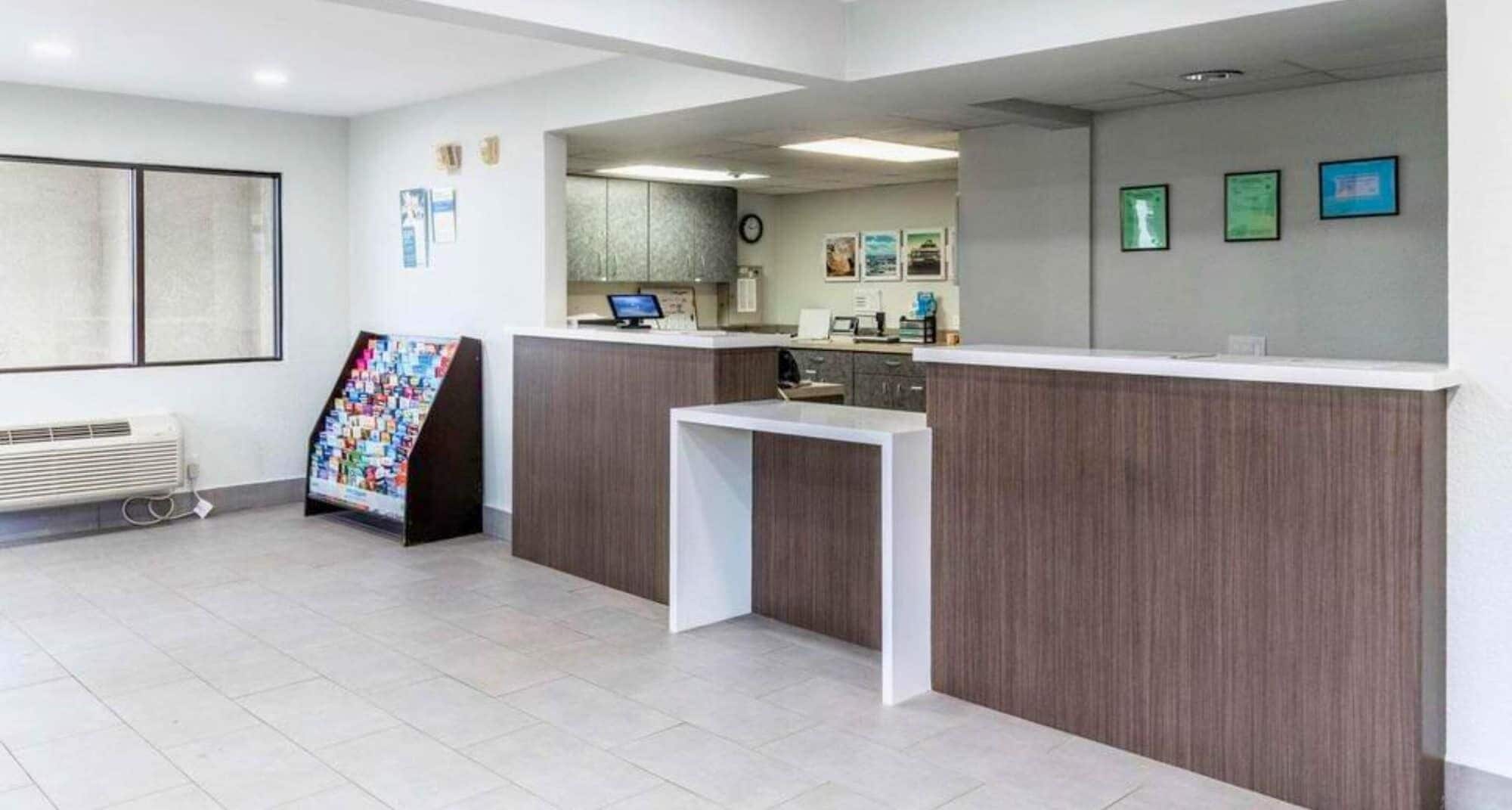 Photo - Motel 6-Carlsbad, CA - East Near LEGOLAND