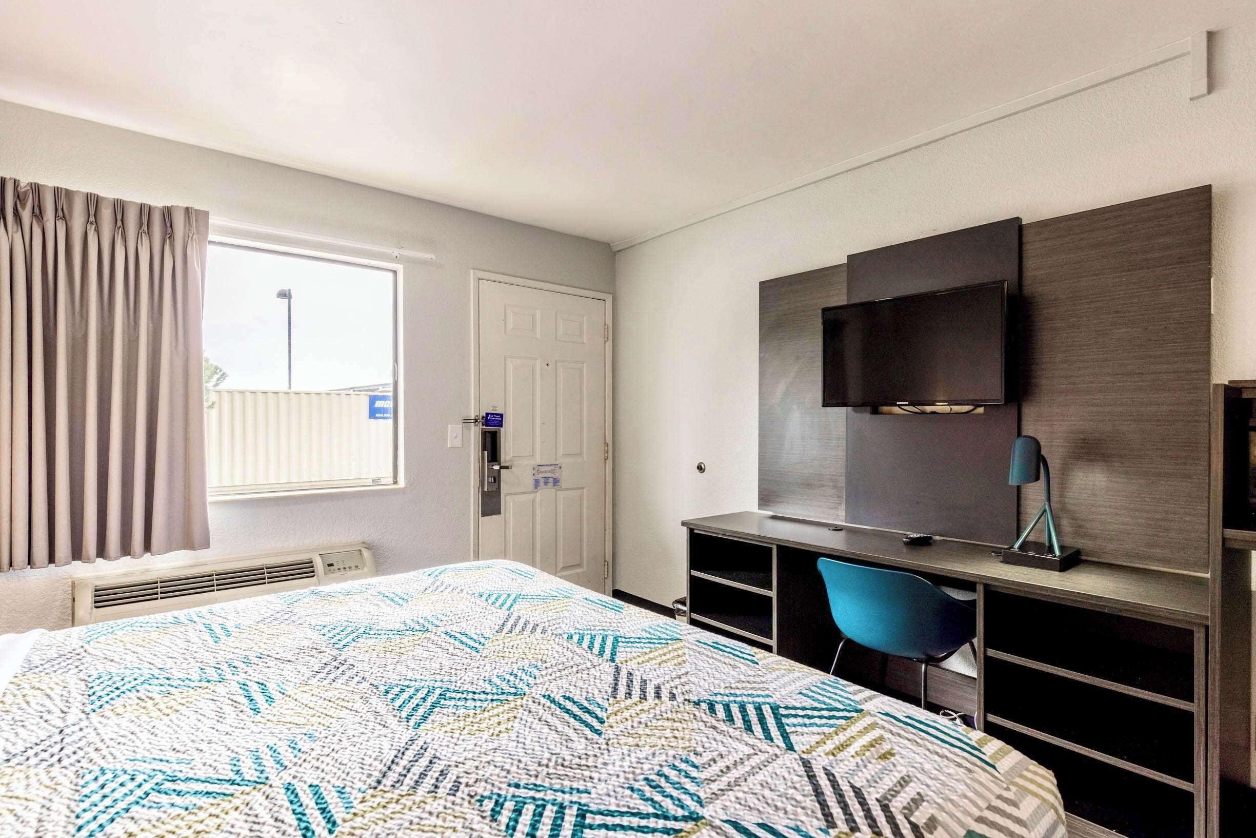 Photo - Motel 6-Carlsbad, CA - East Near LEGOLAND