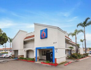 Exterior - Motel 6 Carlsbad, CA - East (Carlsbad)