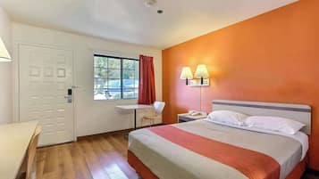 Standaard kamer, 1 queensize bed, niet-roken | Gratis wifi, beddengoed