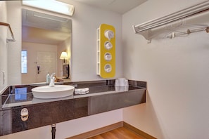 Standard Quadruple Room, 2 Queen Beds, Accessible, Non Smoking | Free WiFi, bed sheets