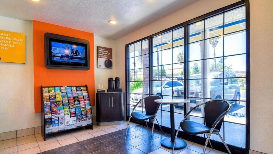 Motel 6 Pomona, CA - Los Angeles