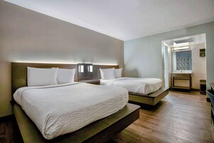 Escritorio, wifi gratis, ropa de cama y accesible en silla de ruedas