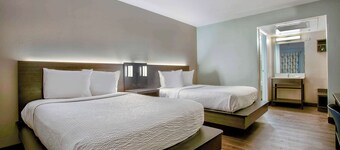 亞利桑那金曼 - 66 號路線 6 號汽車旅館