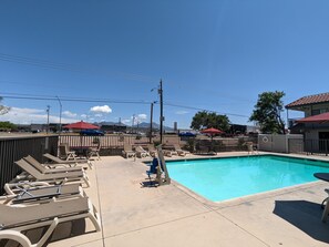 Pool - Motel 6 Kingman, AZ - Route 66 East (Kingman)