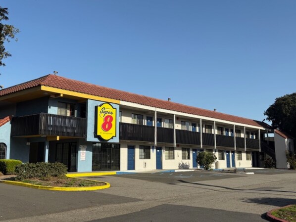 Exterior - Super 8 by Wyndham Petaluma (Petaluma)