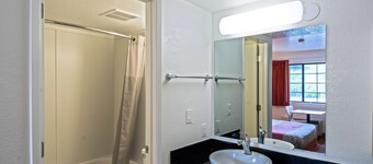 Motel 6 Redding, CA - South