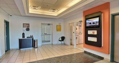 Motel 6 Tewksbury, MA - Boston