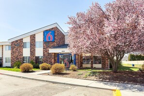 Exterior - Motel 6 Spokane, WA - East (Spokane Valley)