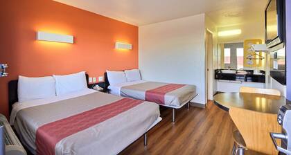 Motel 6 Laredo, TX - South