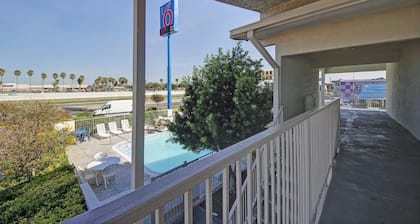 Motel 6 Laredo, TX - South