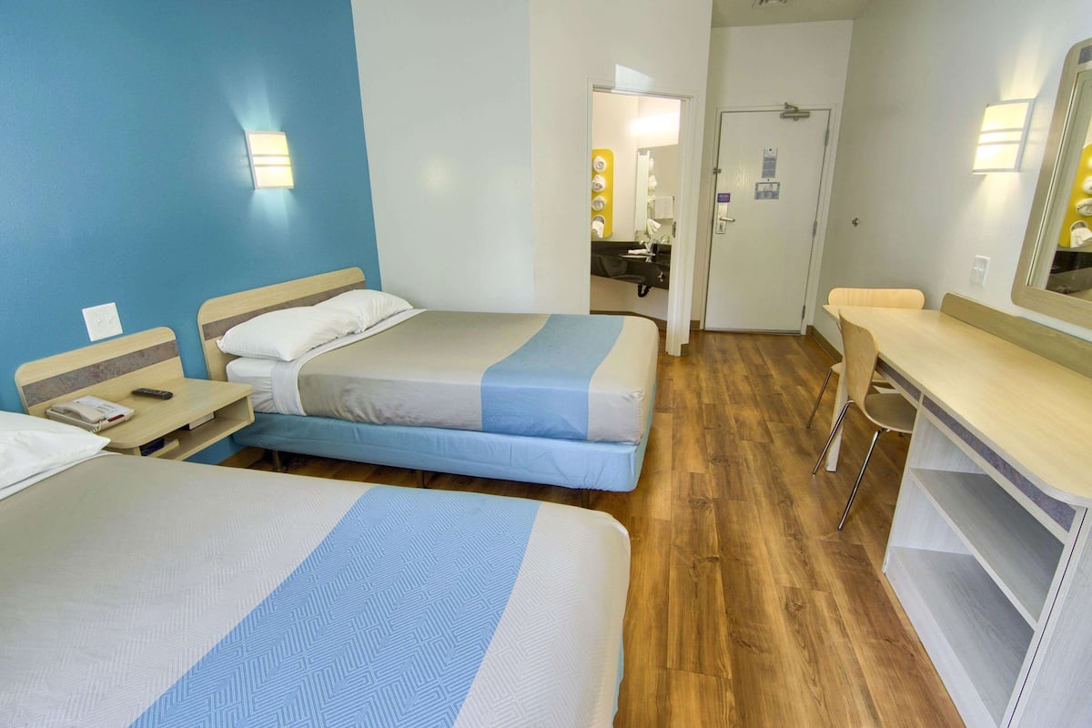 Wifi gratis y ropa de cama