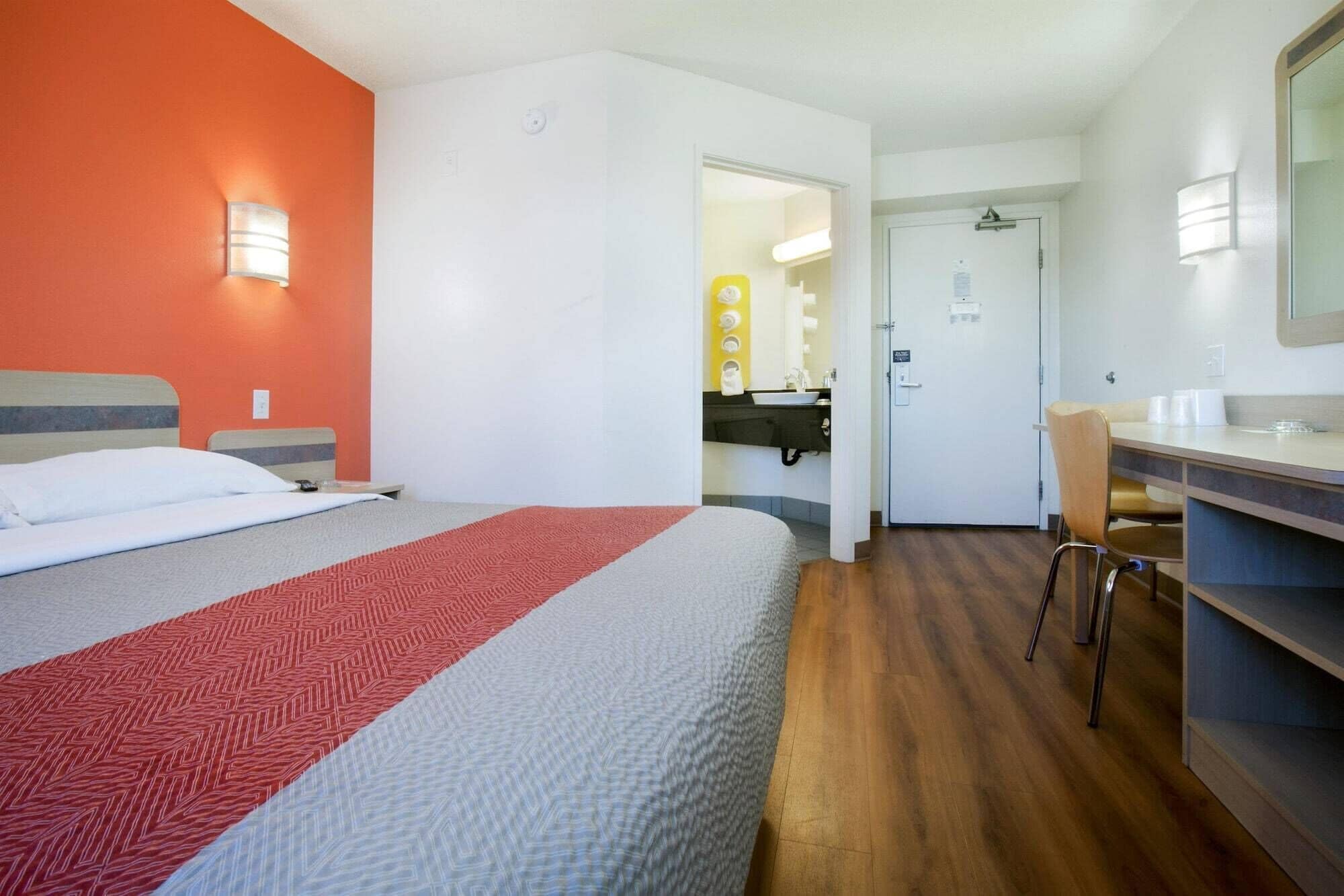 Free WiFi, bed sheets