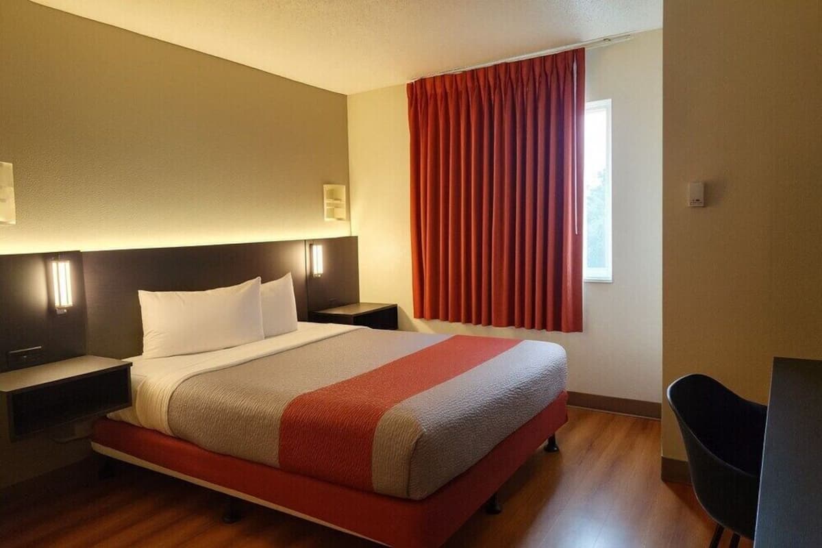 Chambre Deluxe, 1 grand lit, non-fumeurs | Wi-Fi gratuit, draps fournis