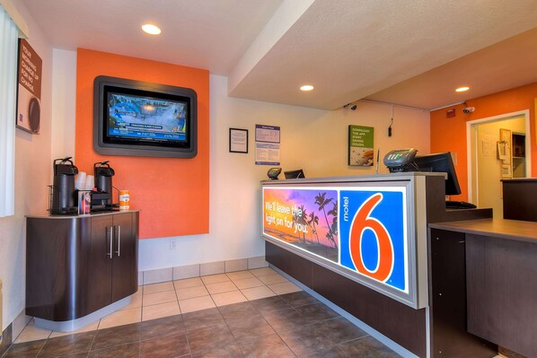 Lobby - Motel 6 Westminster South - Long Beach (Westminster)