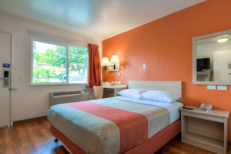 Wifi gratis y ropa de cama . Motel 6 Westminster South - Long Beach