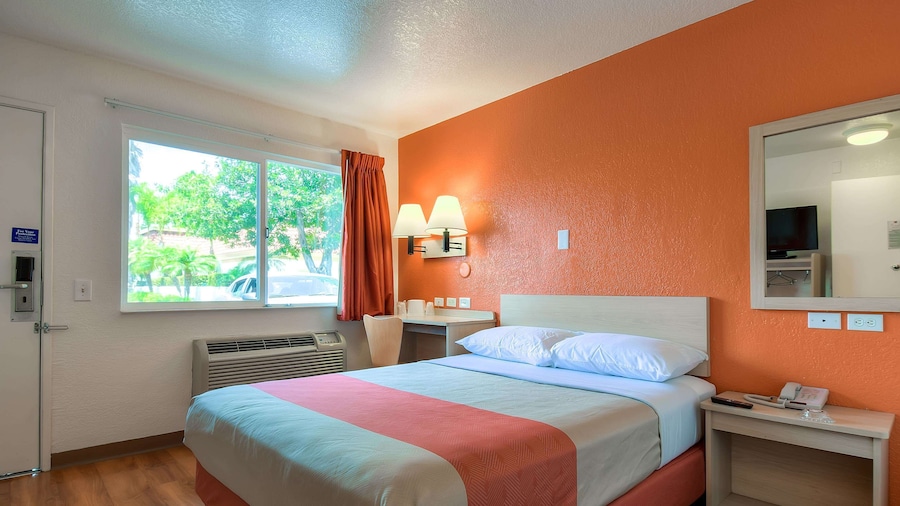 Motel 6 Westminster South - Long Beach