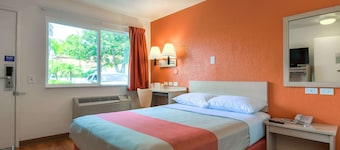 Motel 6 Westminster South - Long Beach