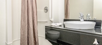 Motel 6 Fort Worth, TX - North