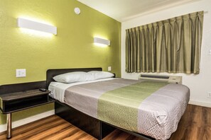 Työpöytä, ilmainen Wi-Fi, vuodevaatteet