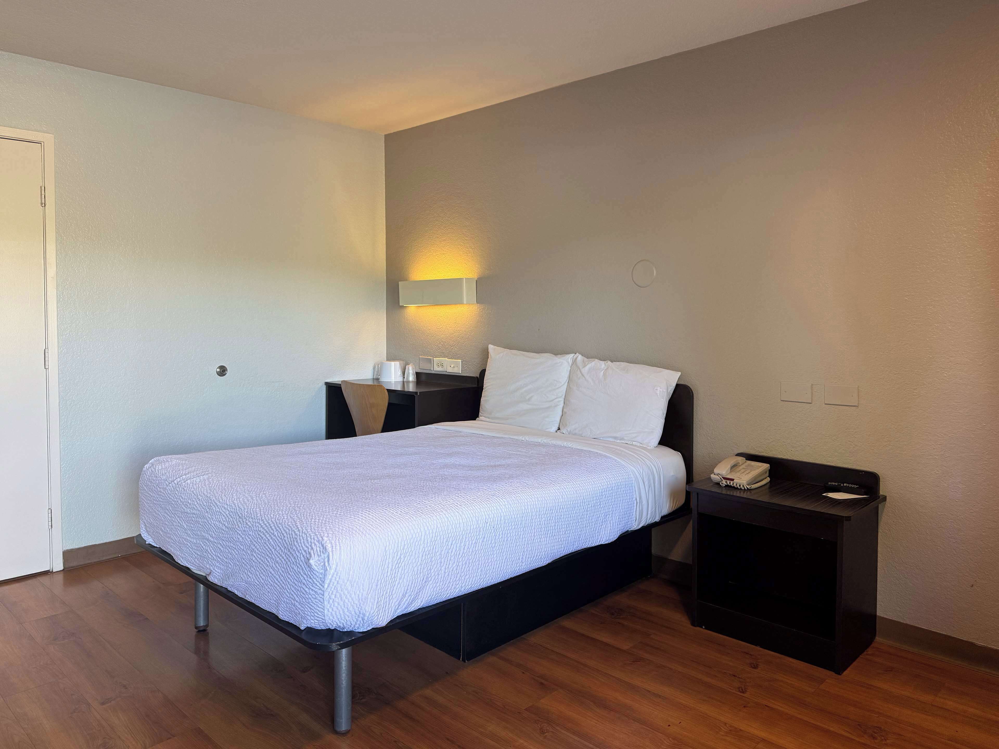 Photo - Motel 6-Simi Valley, CA