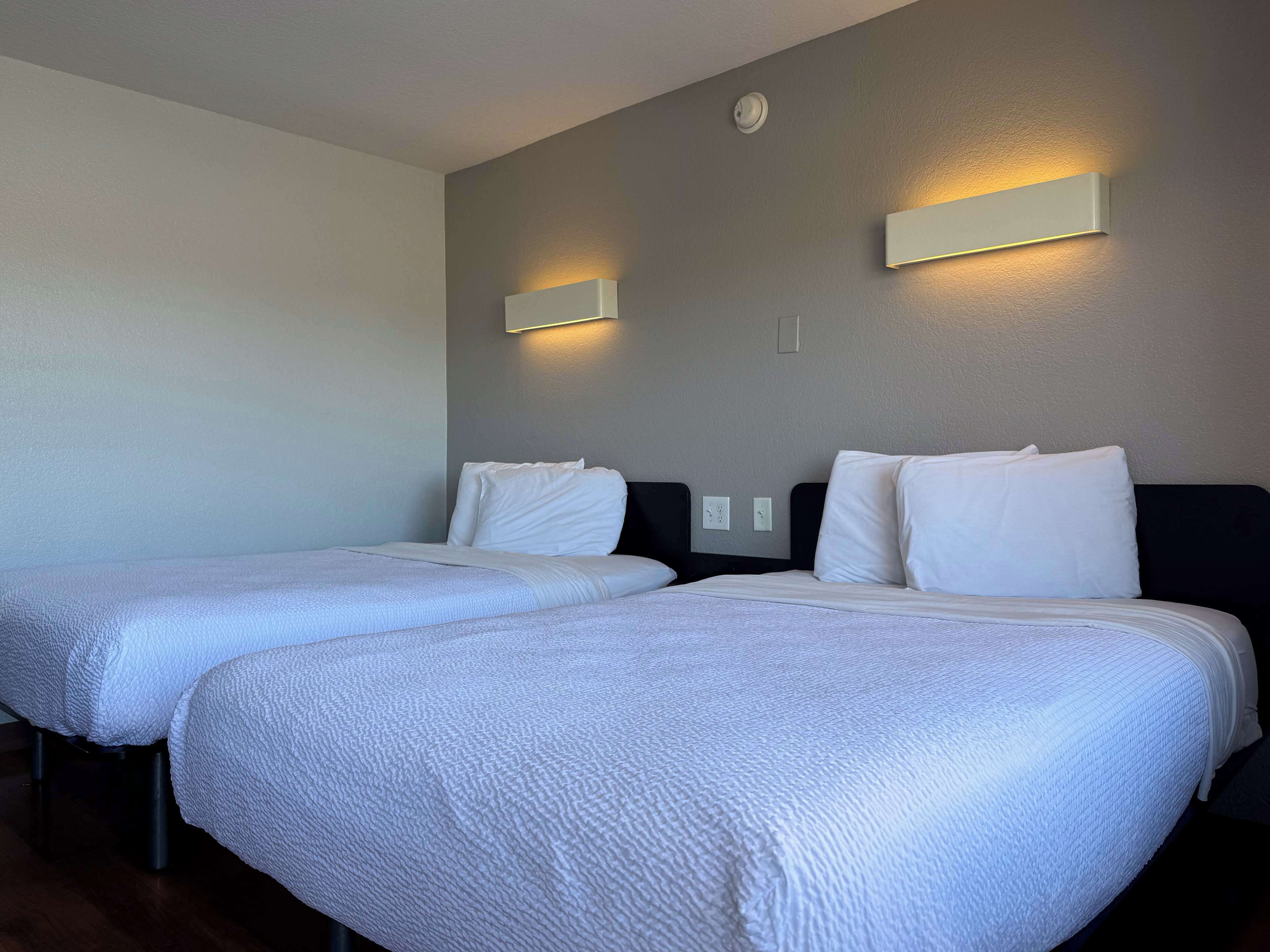 Photo - Motel 6-Simi Valley, CA