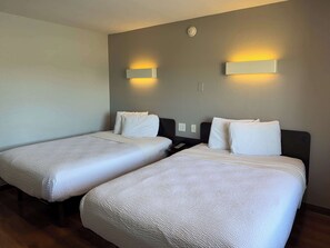 1 bedroom, free WiFi, bed sheets - Motel 6 Simi Valley, CA (Simi Valley)