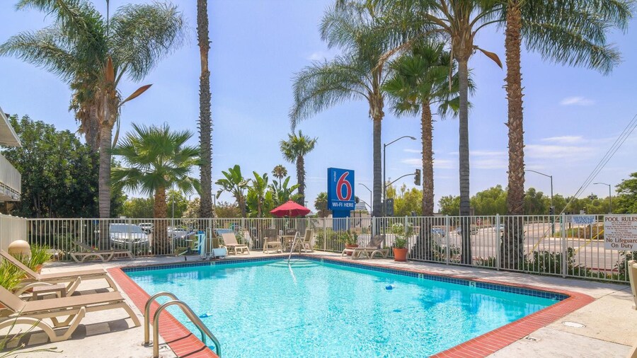 Motel 6 Simi Valley, CA