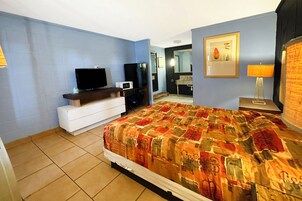 Habitación familiar, 2 camas dobles | Escritorio, wifi gratis, ropa de cama