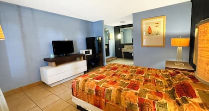 Luxury Inn by OYO Albany