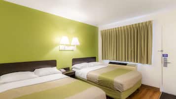 Schreibtisch, laptopgeeigneter Arbeitsplatz, kostenloses WLAN