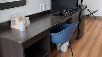 Iron/ironing board, free WiFi, bed sheets
