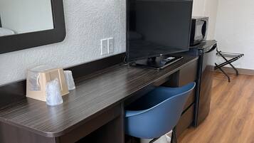 Iron/ironing board, free WiFi, bed sheets