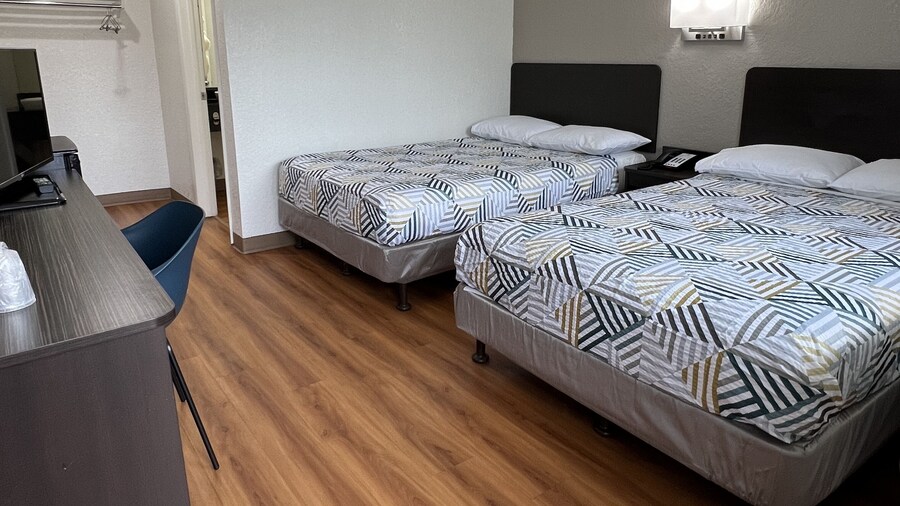 Motel 6 Longview, TX