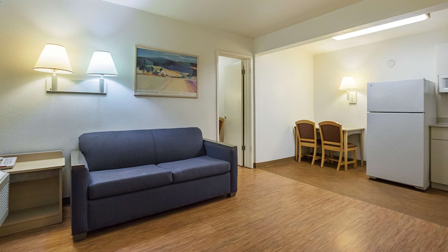 Motel 6 Rochester, MN