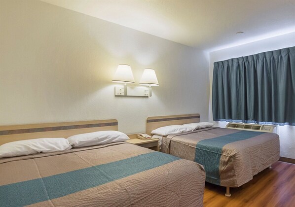 Standard Room, 2 Double Beds, Non Smoking