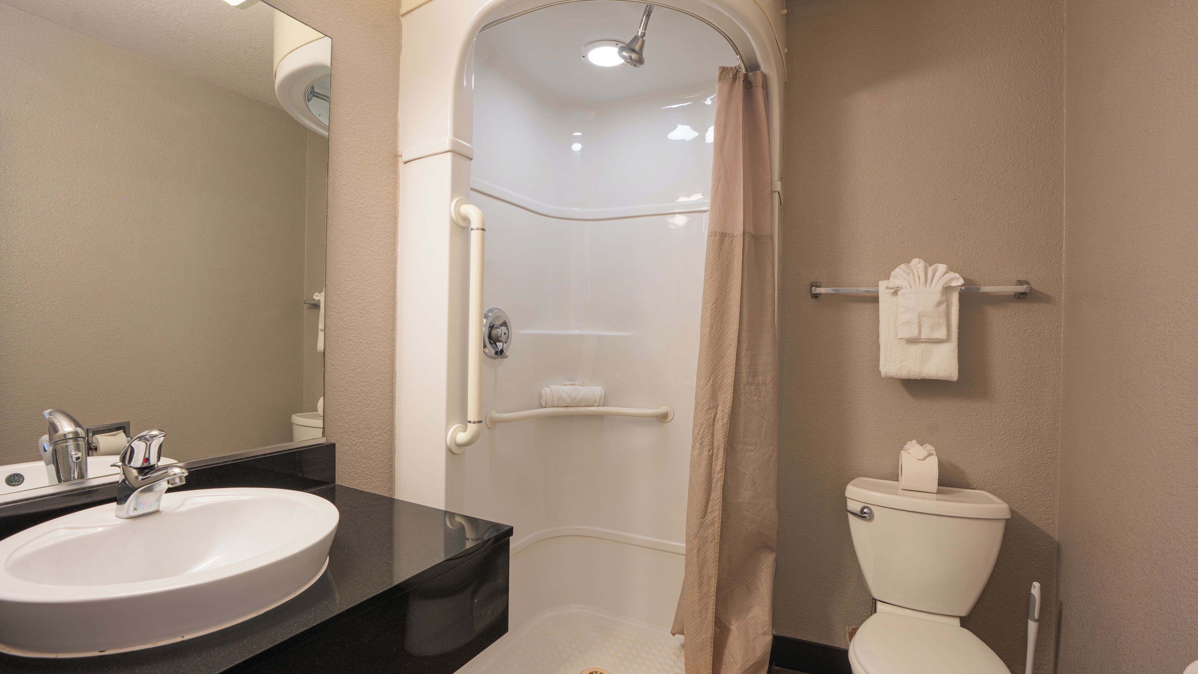 Shower dan handuk
