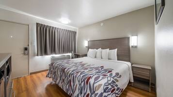 办公桌、遮光窗帘、免费婴儿床、免费 WiFi