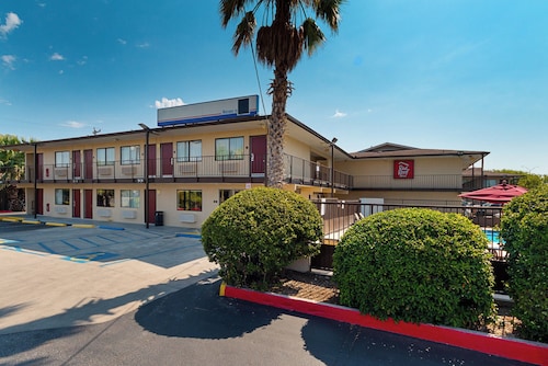 Red Roof Inn San Antonio E – Frost Bank Center
