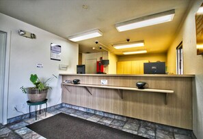 Reception - Americas Best Value Inn & Suites Helena (Helena)