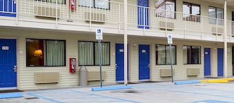 West Ashley Inn 