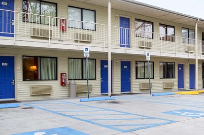 West Ashley Inn 