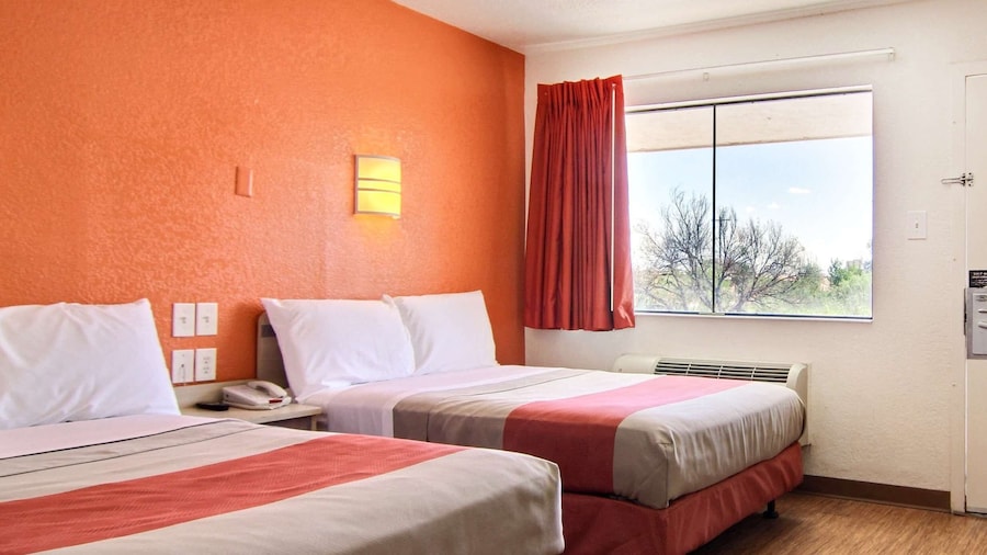 Motel 6 Owensboro, KY