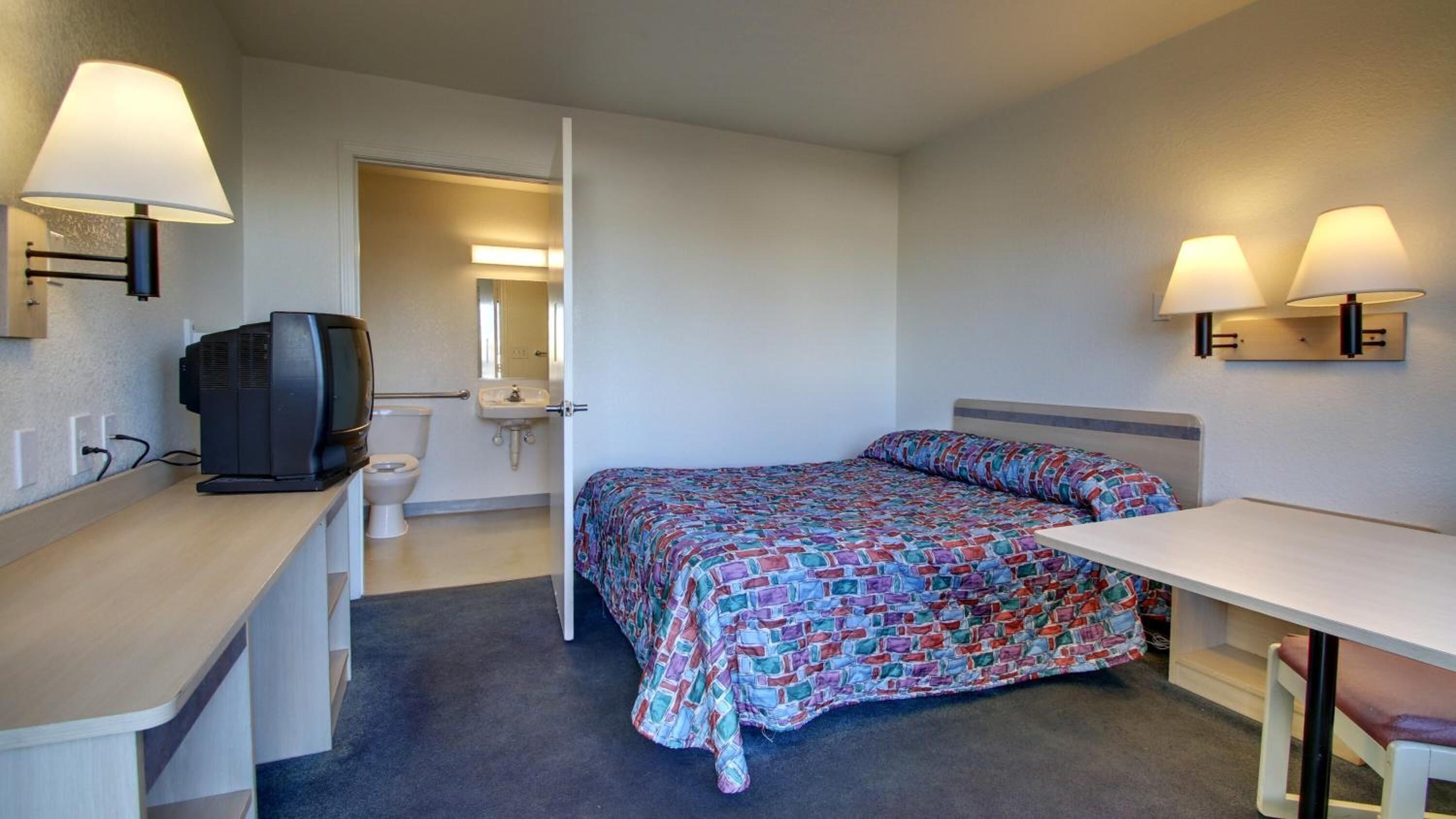 免费 WiFi、床单